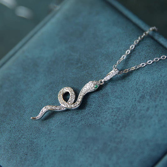 Collier Serpent Argenté — Éclat Mystique & Charme Protecteur