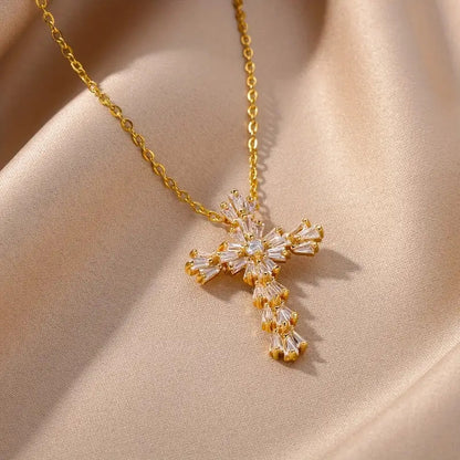 Collier Croix Dorée — Lumière Sacrée & Éclat Spirituel