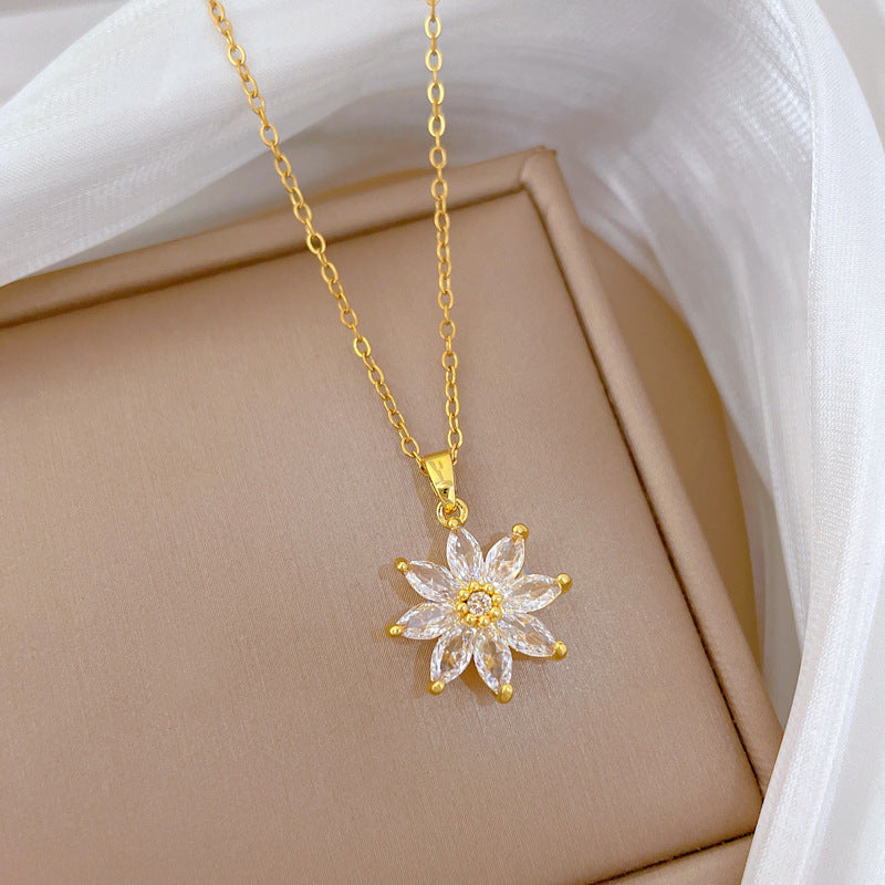 Collier Fleur Dorée — Pétales Lumineux & Brillance Florale
